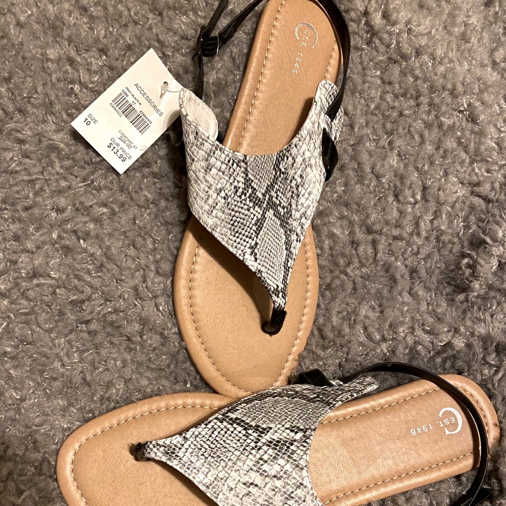 Snakeskin print sandals 🐍 💕